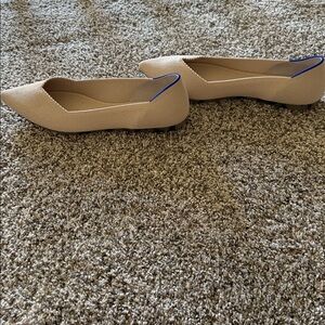 Stylish Beige Flats by